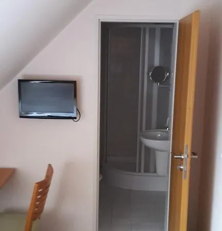 Apollon 3* فالتيس